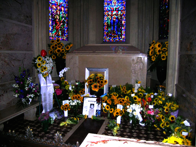 Celebrity Burial Sites